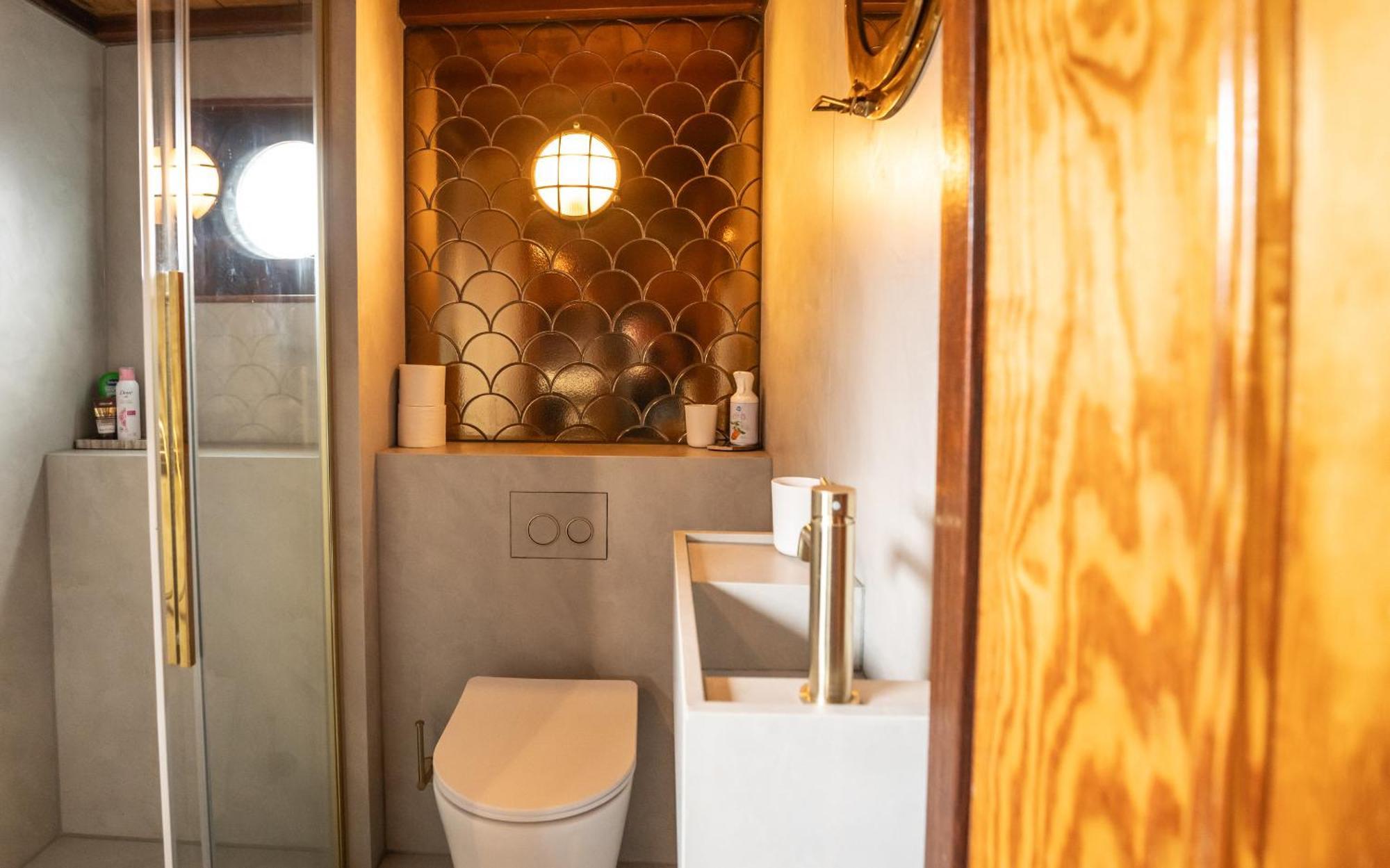 Houseboat-Amsterdam-Classic Exterior photo